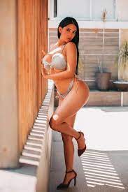 What are some stunning photos of Mexican fashion blogger Ana Paula Saenz? -  Quora