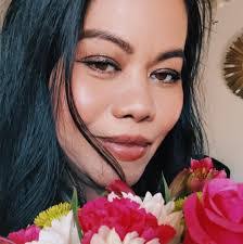 Sandy Burdsall's Instagram, Twitter & Facebook