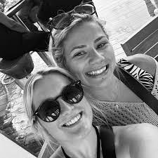 Tara Foster's Instagram, Twitter & Facebook