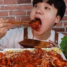 يشهي food eat mukbang lovefood foodshow eating eatingsounds asmr chickens crispy cranchi asmreating a eat tteokbokki tanghulu