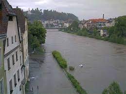 The steyr hs.50 and variants can be seen in the following films, television series, video games, and anime used by the following actors: Hochwasserlage Stabilisiert Sich Ooe Orf At