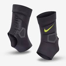 nike hyperstrong strike black black volt