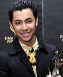 Gerak khas korang ader tonton lagi. Syamsul Yusof Photos News And Videos Trivia And Quotes Famousfix