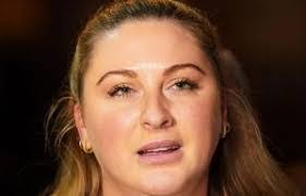 Lorna Townsend's Instagram, Twitter & Facebook