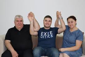 2020 senesinde birinci olan isimlerin hangi şehirden olduğu merak ediliyor. Yks Birincisinin Hedefi Doktor Olmak Ntv