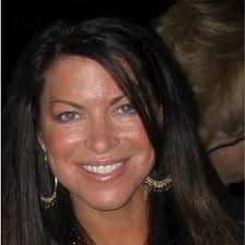 Kim Dye's Instagram, Twitter & Facebook