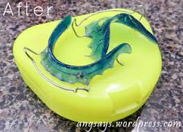 To clean retainers with vinegar, set your removable retainer in a small glass bowl and pour vinegar in the bowl until the retainer is just covered. How To Clean Retainers Angela Says