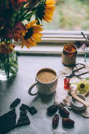 Moon Cocoa An Herbal Infused Golden Milk Hot Chocolate With Turmeric And Maca Avec Images Boissons Chaude Boisson Appetit