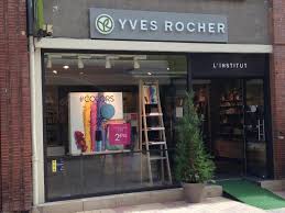 Rostlinný svět byl vždy v centru naší pozornosti. Yves Rocher 14 R Gambetta 45500 Gien Cosmetique Adresse Horaires Avis