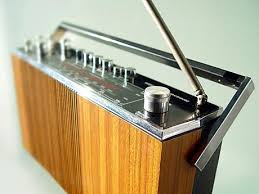 Die ersten radios hatten kein display, es wurde alles über eine analoge anzeige gesteuert. Die Renaissance Des Horens Und Die Zukunft Des Radios Archiv