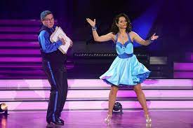 Jan hofer erhielt mit seiner tanzpartnerin christina luft für seinen langsamen walzer zwölf punkte. Let S Dance Jan Hofer So Lief Sein Erster Tanz Mopo De