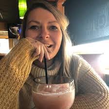 Dani Ritter's Instagram, Twitter & Facebook