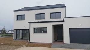 Chaque maison en kit, est livré avec isolation par l'extérieur, y compris les finitions (enduit, garage bois). Decouvrez La Maison En Bois Avec Des Murs Enduits Trecobois