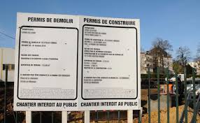 Bonjour, la construction doit correspondre au permis de construire, donc faire une demande de y a truc qui mechappe je dois attendre 2 mois apres delivrance du permis de contruire pour entamé le délai de recours des tiers (2 mois) part à partir du moment où le panneau est affiché sur le terrain. Constat Huissier Chantier Affichage Panneau Paris Essonne Grand Paris