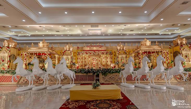Chola theme South Indian Royal | Wedding Reception | Gold Fibre ...