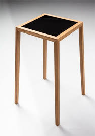 Wenn du selbst einen tisch oder ein anderes möbelstück bauen möchtest, sind die für stark beanspruchte flächen aus holz im innenausbau und für draußen eignet sich das sehr stabile und schön gemaserte eichenholz hervorragend. Beistelltisch Mit Glasplatte