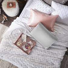 If you prefer a bath pillow made with thick, soft foam, this surpahs is bound to impress. Memory Foam Bathtub Pillow Target
