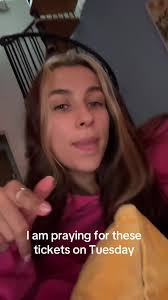 Maisie Ariana Ticket