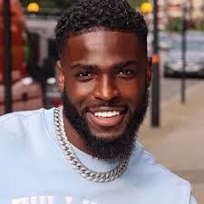 Ellie Shepherd's Instagram, Twitter & Facebook