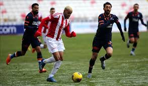 Medipol başakşehir, demba ba ile öne geçiyor! Sivasspor Keep Top Spot After Drawing Basaksehir 1 1