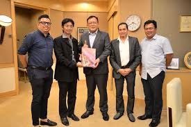 Carta senarai penuh barisan menteri kabinet & timbalan menteri 2018. Galeri Foto Album Yb Timbalan Menteri Menerima Kunjungan Pegawai Projek Fdam Dato Zulkifli M Osman Di Kompleks Kkmm Putrajaya Pada 20 Disember 2018 Image Yb Timbalan Menteri Menerima Kunjungan