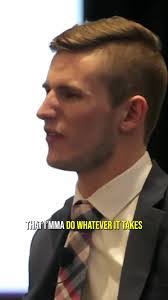 Chris Strom's Instagram, Twitter & Facebook