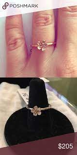 Pandora 14k Gold Flower Ring Gold Flower Ring Pandora Jewelry Rings Flower Ring