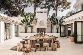 Une Maison De Vacances A La Decoration Naturelle A Marbella Planete Deco A Homes World En 2020 Maison De Vacances Marbella Decoration Naturelle