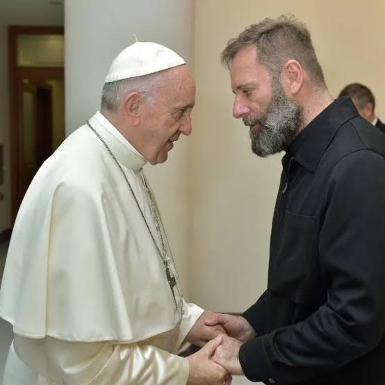 Padre Juan Carlos Molina sobre Francisco: “Era el papa que se lavaba él mismo las medias” | La Opinión Austral