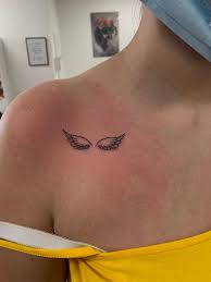 Flugel Tattoo Fine Line Tattoo Minimal Tattoo Minimalitic Tattoo Wings Tattoo Simple Wing Tattooo Tattoo Ideen Klein Kleine Tattoo Ideen Ideen Fur Tattoos