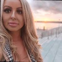 Stacie Bradford's Instagram, Twitter & Facebook