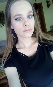 Amazon.com: Freezing cold hearted: Will mother and daughter survive their  visit in the Hostel? eBook : Le Roux, Elizabeth: Kindle Store