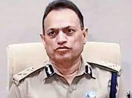 Six police officers get Union Home Min medal