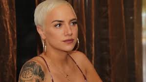 Című műsorban beszélt arról, miért nem tetszik neki, hogy nővére, vera még gabi szerint a nővére nagyon is dögös, szóval nem kellene még tovább fogynia. Kamerak Elott Jelentette Be Egyutt Toth Gabi Es Regi Szerelme Blikk Ruzs