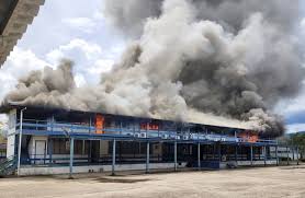 Pejabat kebajikan msayarakat daerah muar wisma kebajikan jalan othman, muar coordinate: Ibu Pejabat Polis Daerah Belaga Terbakar