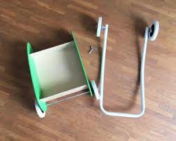 Hilft, sie an jeder front in der gleichen position anzubringen. Ikea Lauflernwagen Ein Mula Hack Zum Davonfahren Limmaland Blog