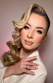 Anna Iwanicka The Make Up...