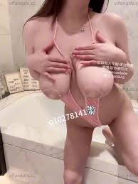 重磅巨乳】软软roro 最新流出私人大尺度定制视频- 91热爆