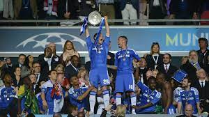 John terry nacque il 7 dicembre 1980 da ted e sue, e ha un fratello di nome paul (classe 1979) che fu anch'egli un calciatore professionista. John Terry The Success Controversy Full Kit Celebrations Of Aston Villa S New Signing Goal Com
