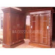 Lemari pakaian ini memiliki dua pintu dan sebuah laci penyimpanan di bagian bawah. Lemari Pakaian Kayu Jati 2 Pintu Almari Baju Model Minimalisan Buatan Jepara Promo Gratis Ongkir Shopee Indonesia