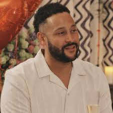 Crossing Lines heading to Alibi