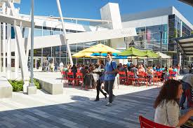 Google hat mehr als 70 standorte in über 50 ländern. Mountain View Global Hq Google Careers