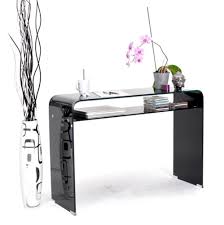 Le verre avec ses diverses variantes continue d'être apprécié des collectionneurs. Console Vera 2 Noir