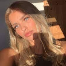 Ella Leslie's Instagram, Twitter & Facebook