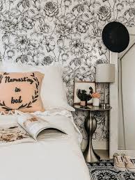 Black And White Floral Wallpaper Canada Black And White Floral Wallpaper Floral Wallpaper Bedroom Black And White Wallpaper White Wallpaper