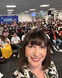 👉 Here's what most people don't see behind the scenes. Great leadership  isn't about knowing everything