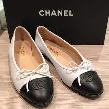 Black And White Flats Black White Chanel Flats Great Condition Chanel Ballerina Flats Chanel Flats Chanel Shoes