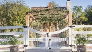 Easy landscaping ideas for big mansions. 17 Best Garden Gates Ideas For Beautiful Garden Gates