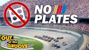For fastest vehicles nascars drivers increase speed so speedily that it takes them only around 3 to 3.5 seconds. How Fast Do Nascar Cars Go