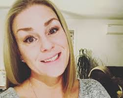 Julie Gash's Instagram, Twitter & Facebook